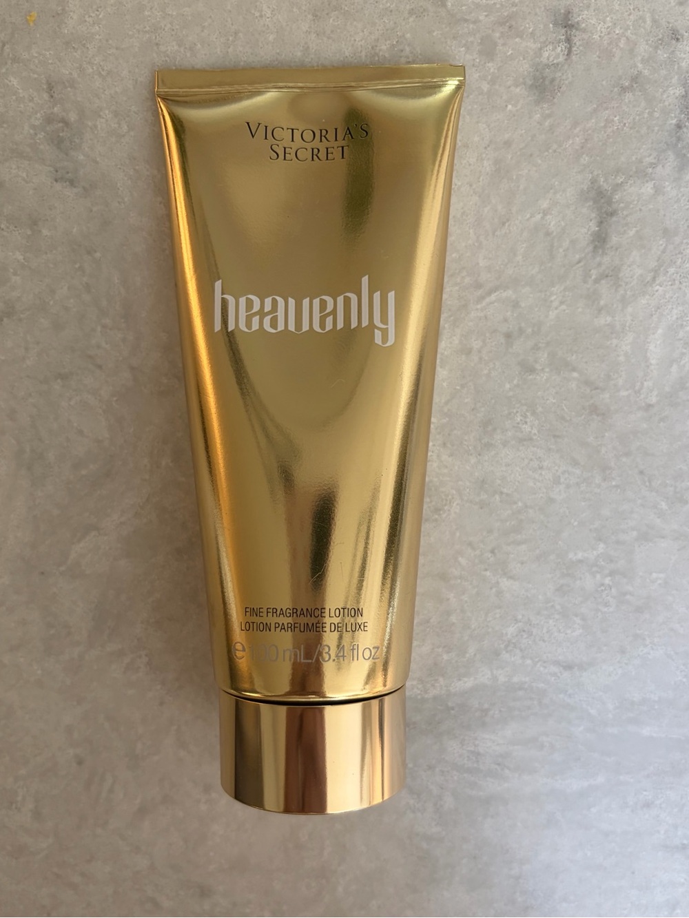 NWT/Heavenly Victoria's Secret lotion/sz3.4oz
